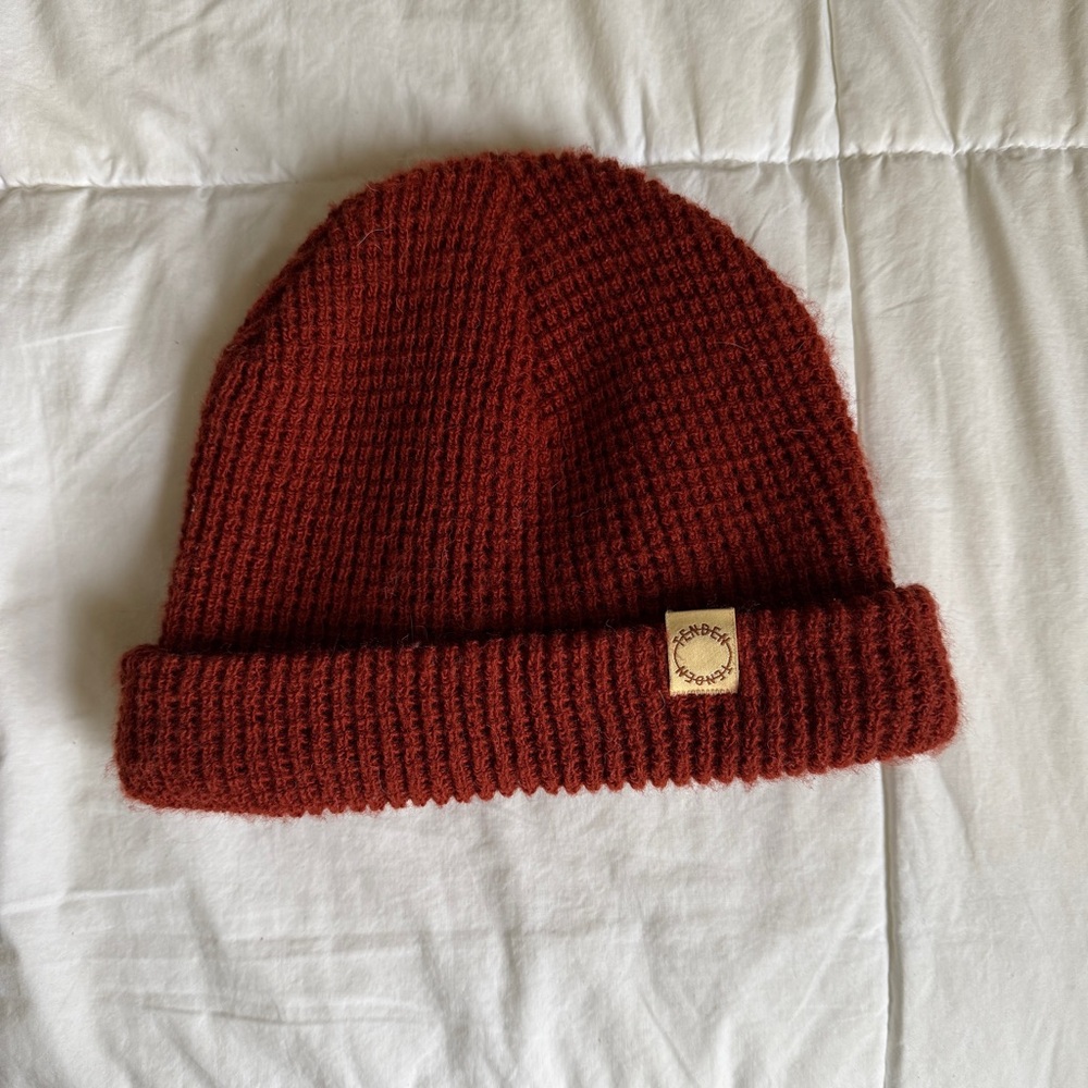 Beanie - chunky, dark red